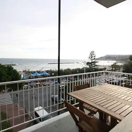 아파트 Rentopolis Fronte Mare 아르마 디 타지아