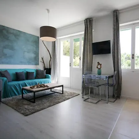 Rentopolis Fronte Mare Apartment