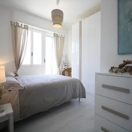 Rentopolis Fronte Mare Apartment