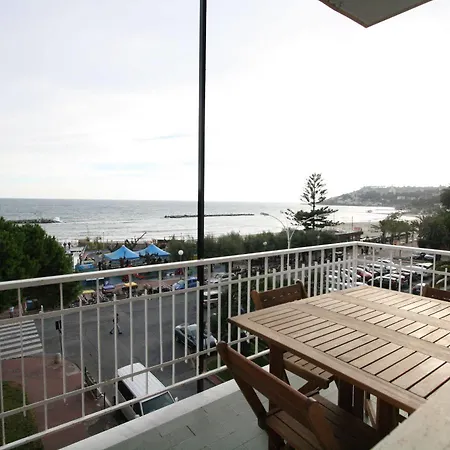 Rentopolis Fronte Mare Apartment