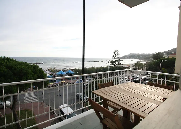 Rentopolis Fronte Mare شقة